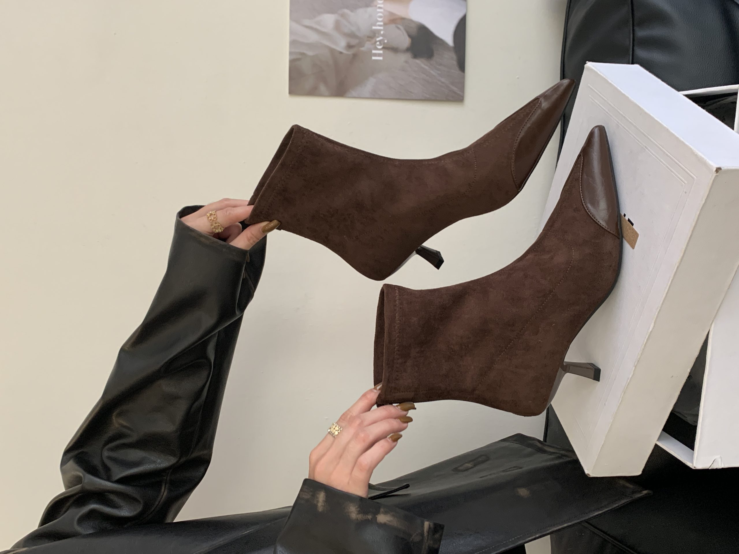 2025 New Autumn Winter Pointed Toe Thin Heel Short Boots Women Suede Slim Fit Comfortable Stretchy Ankle Boots