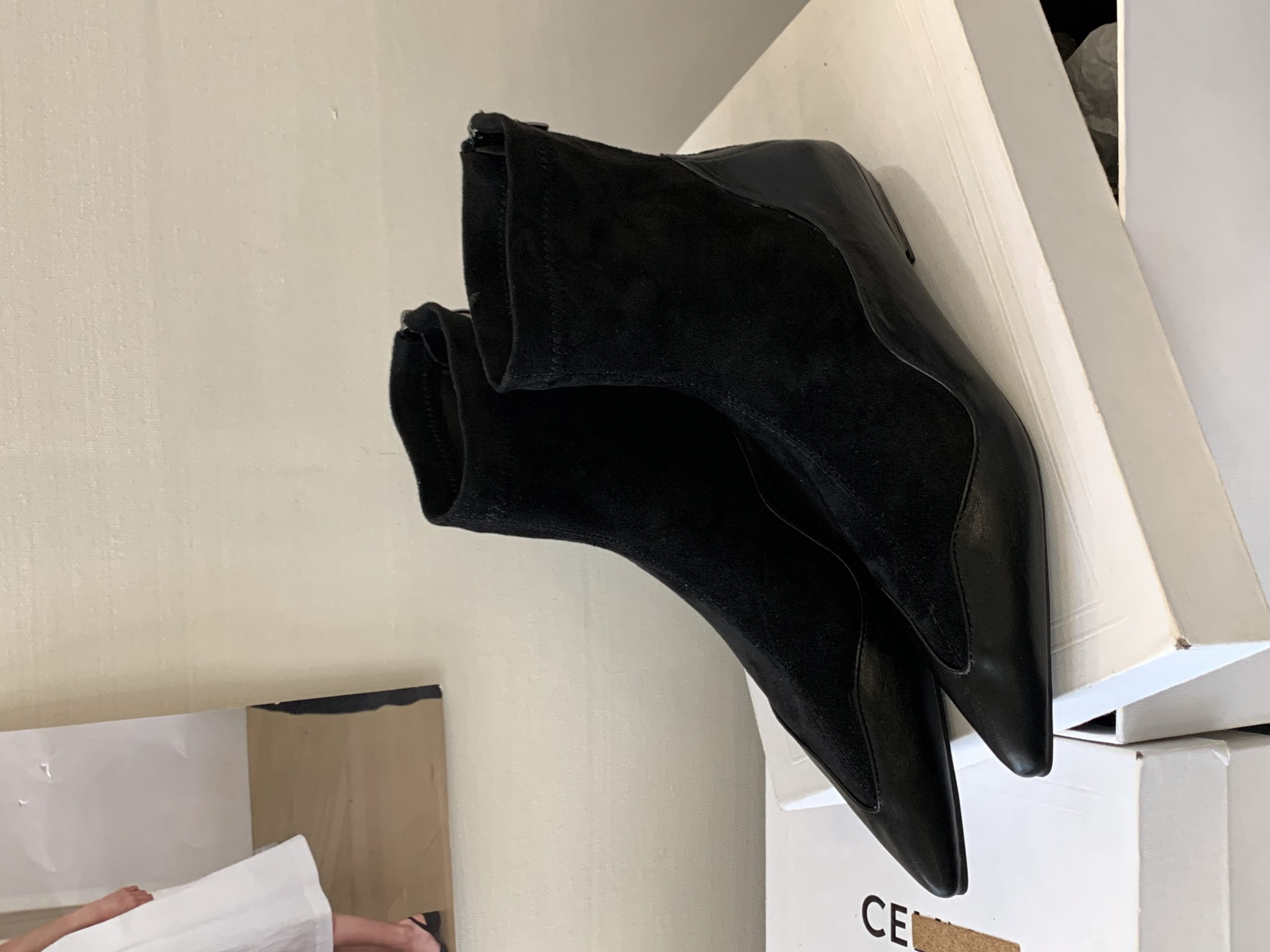 2025 New Winter Pointed Toe Flat Ankle Boots Women Suede Slim Fit Comfortable Stretch Short Boots - Style 711c4a - Image 4