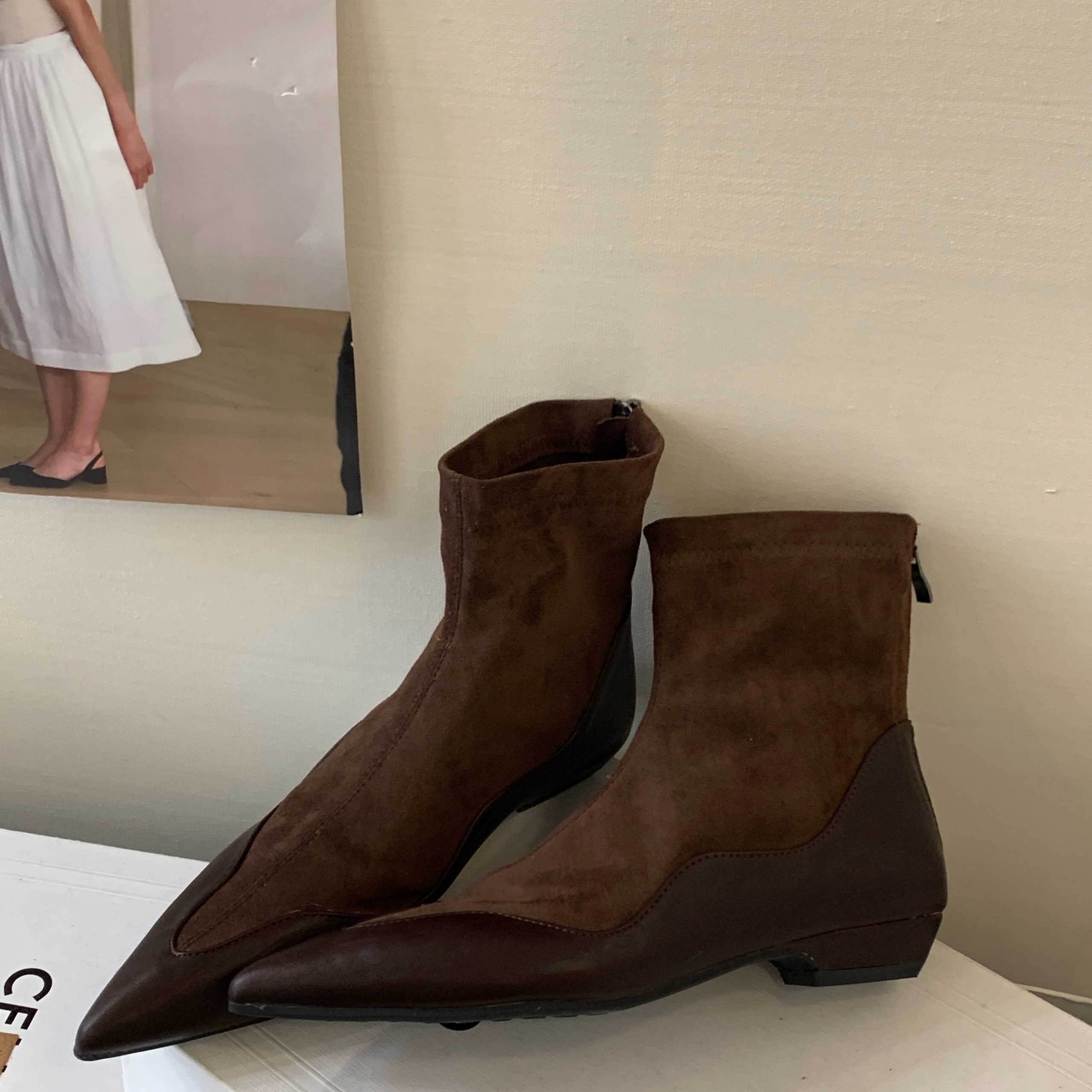 2025 New Winter Pointed Toe Flat Ankle Boots Women Suede Slim Fit Comfortable Stretch Short Boots - Style 711c4a - Image 5