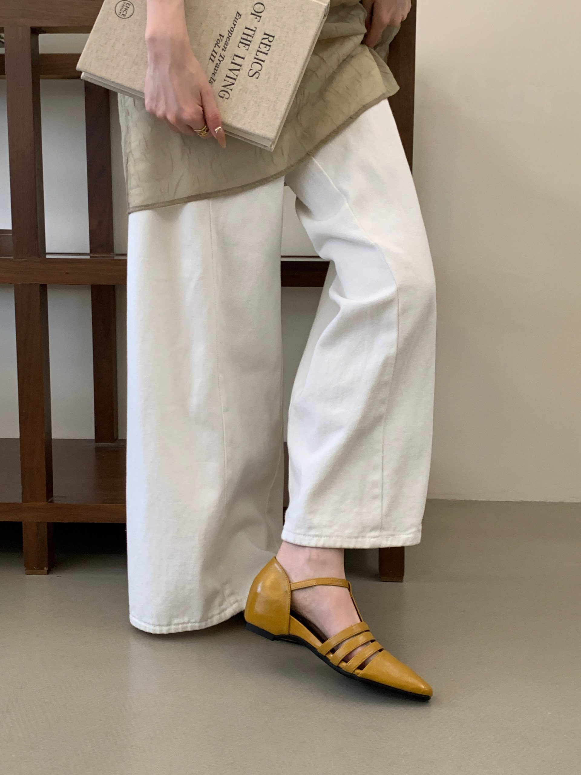 2026 Summer Retro Hollow-Out Closed-Toe Low Heel Chunky Heel Women's Casual Office Shoes - Image 3